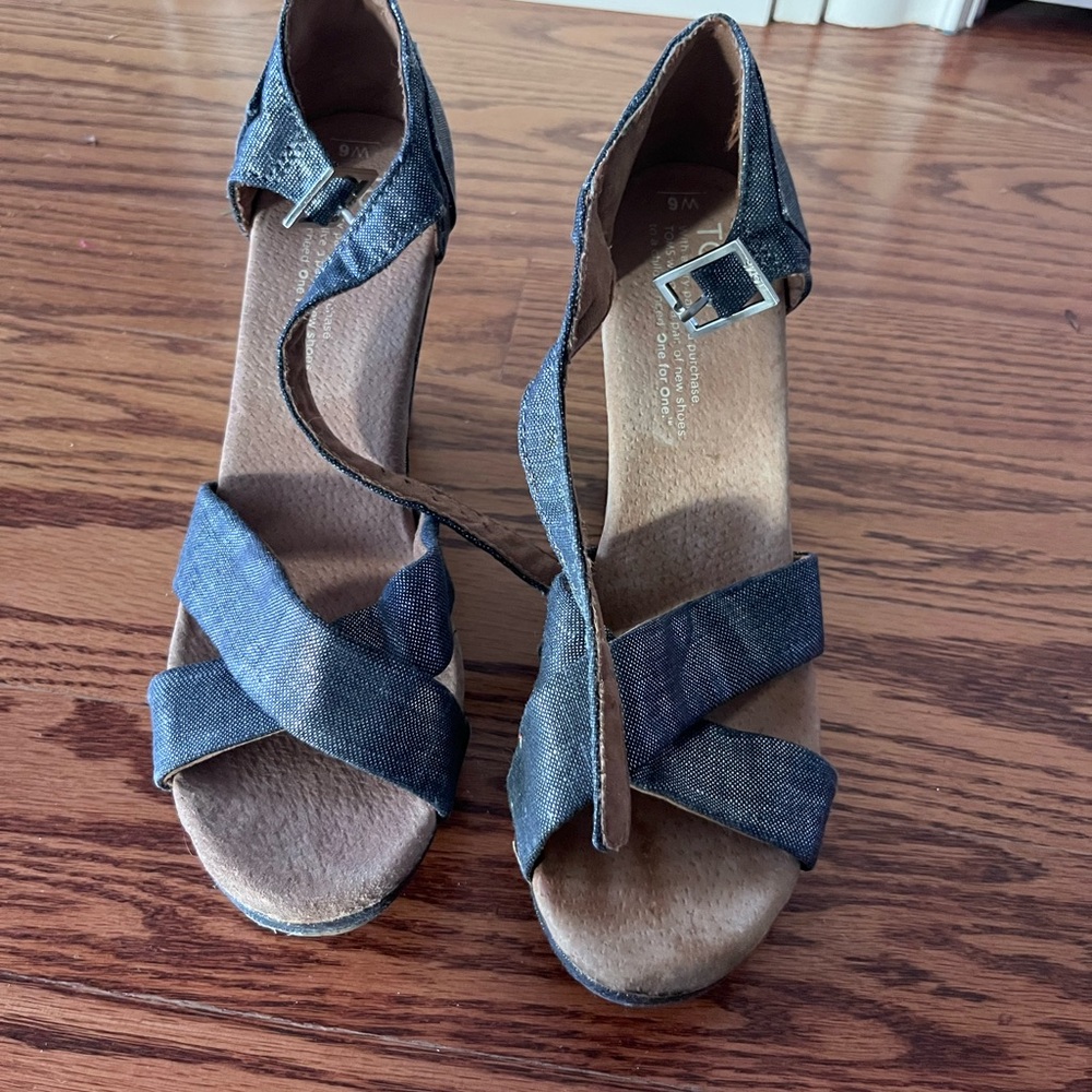 Toms Heels